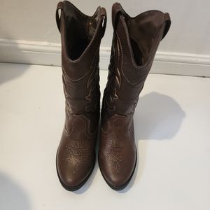 Girls brown cowgirl boots